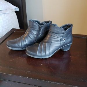 Earth Origins Booties, Size 10